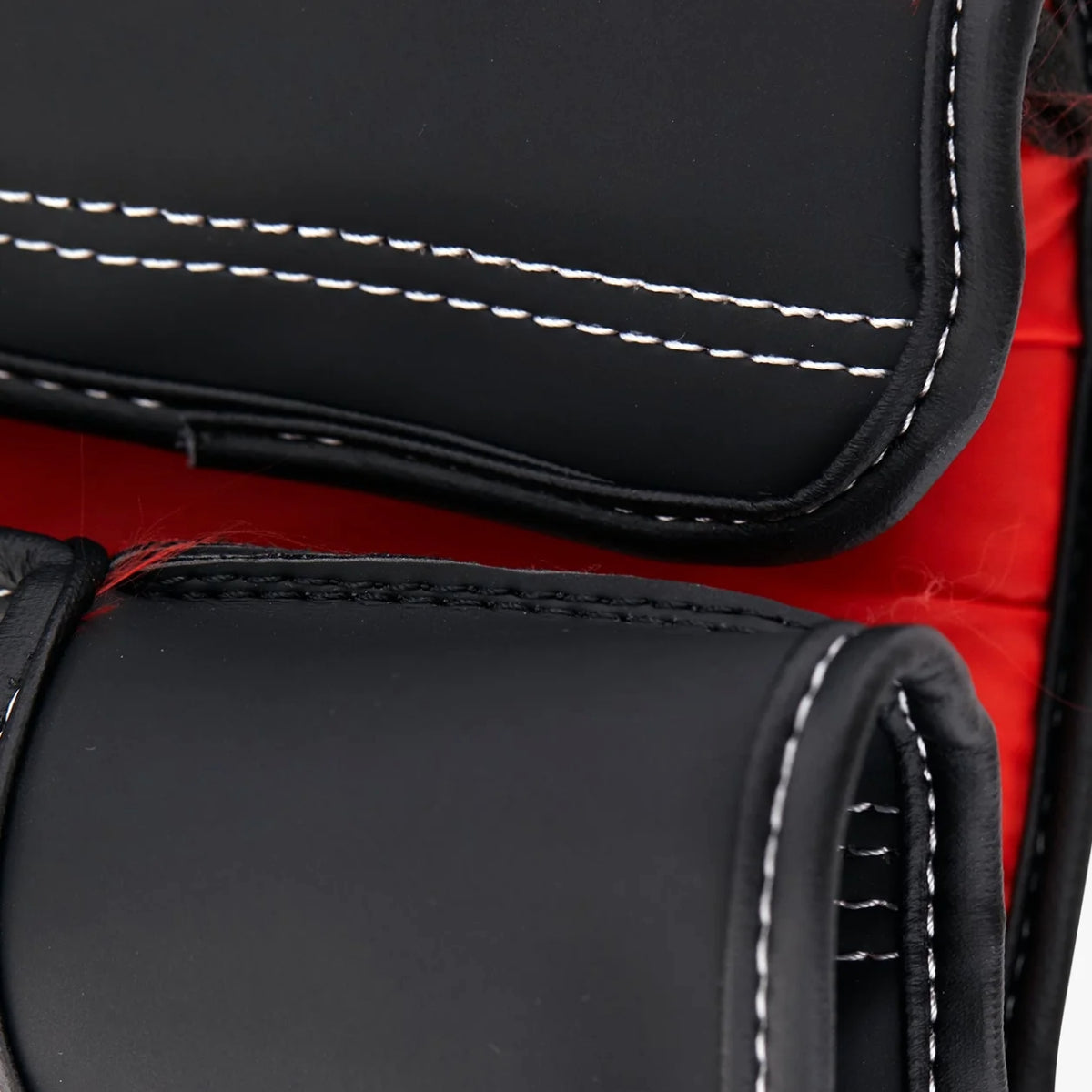 Century Brave IV -Boxhandschuhe schwarz/weiß/rot