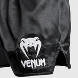 Venum Pantalones cortos clásicos de muay tailandés negro/blanco/blanco