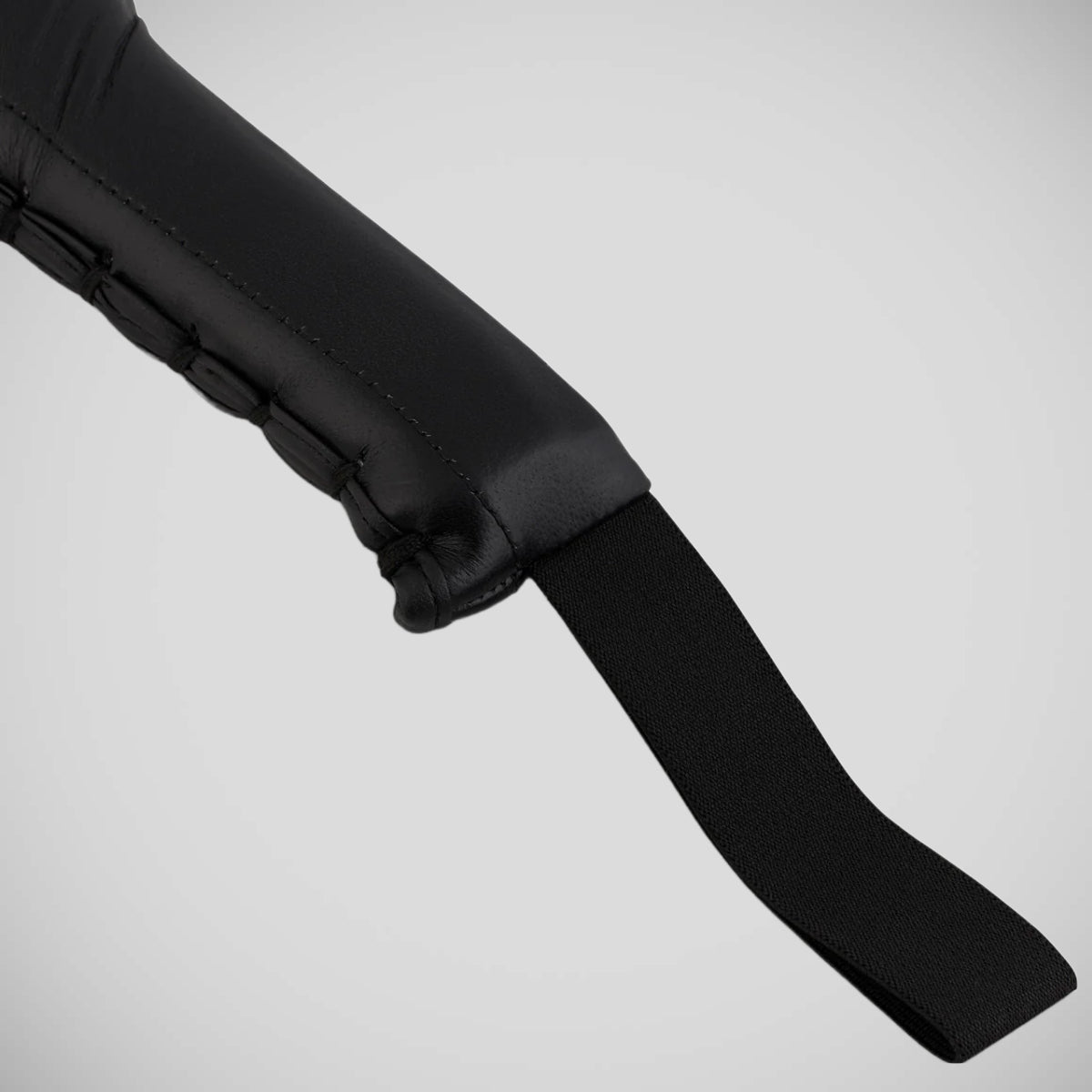 Svart bytomiskt äldre läderboxningspaddlar