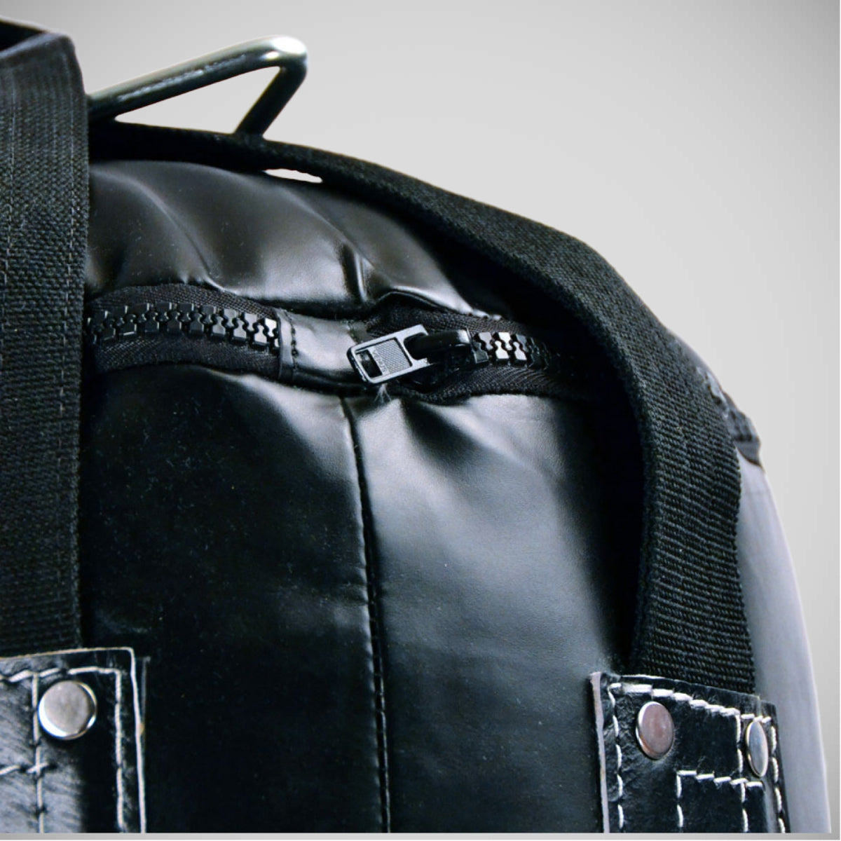 Fairtex HB6 6ft Muay Thai Banana Bag (غير مملوءة) باللون الأسود