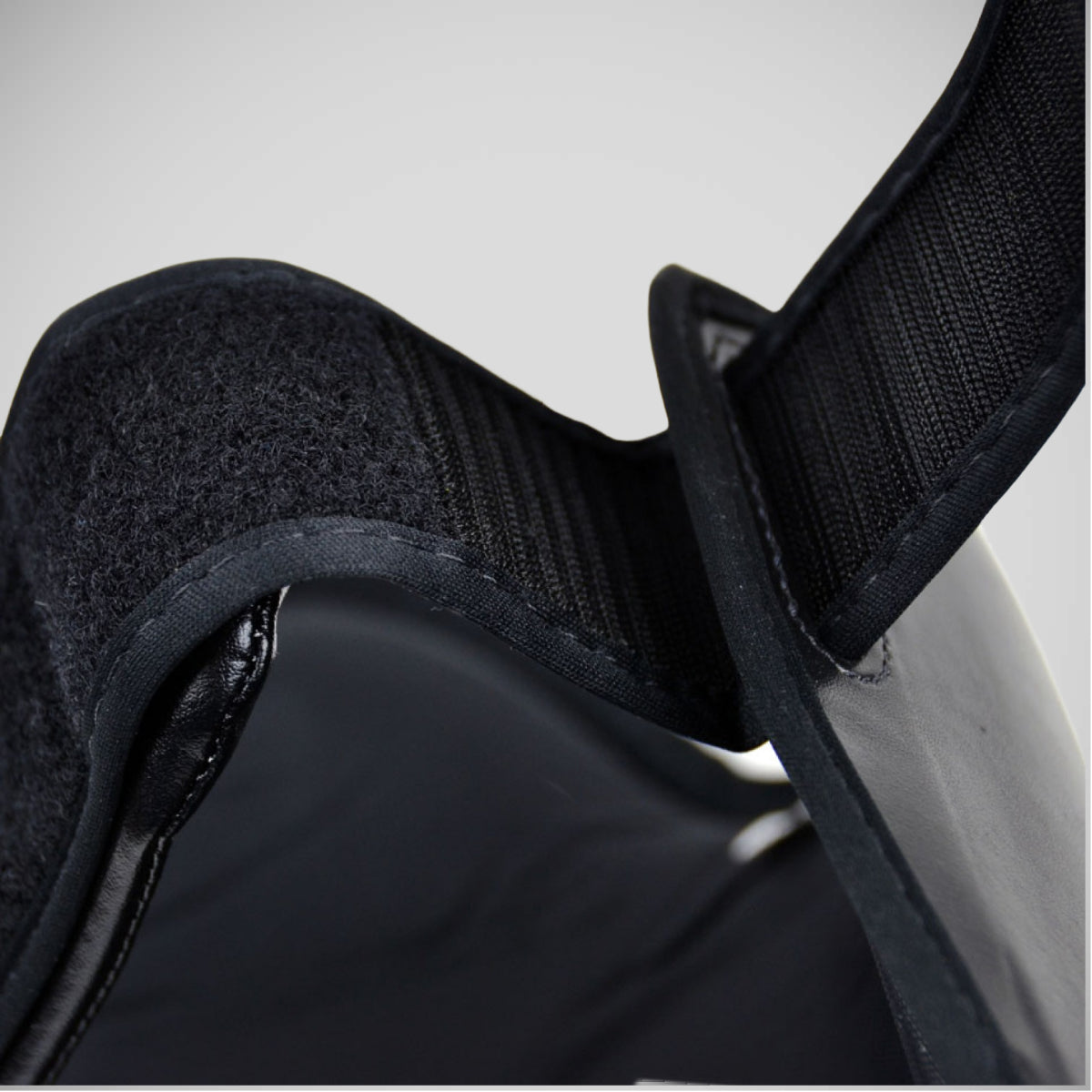 Fairtex sp8 ultimate shin dynor svart