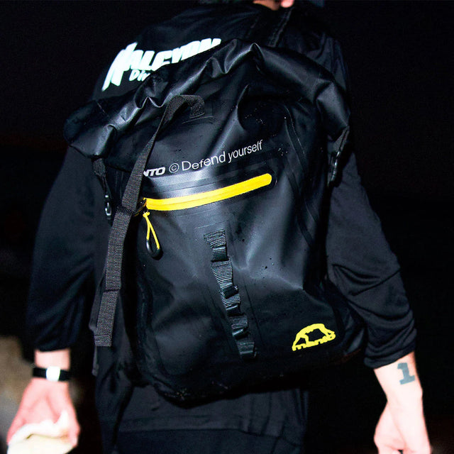 Manto New York Roll Top Back Pack Black