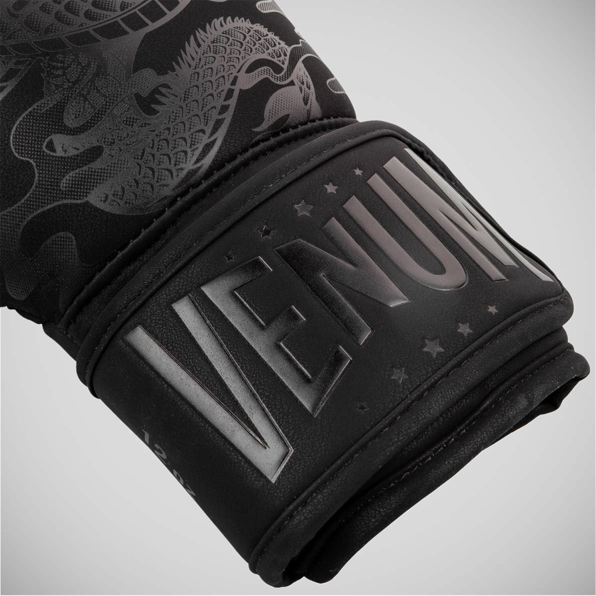 Venum Dragon's Flight bokshandschoenen - zwart/zwart - 14 oz Venum Dragon's Flight bokshandschoenen - zwart/zwart - 14 oz