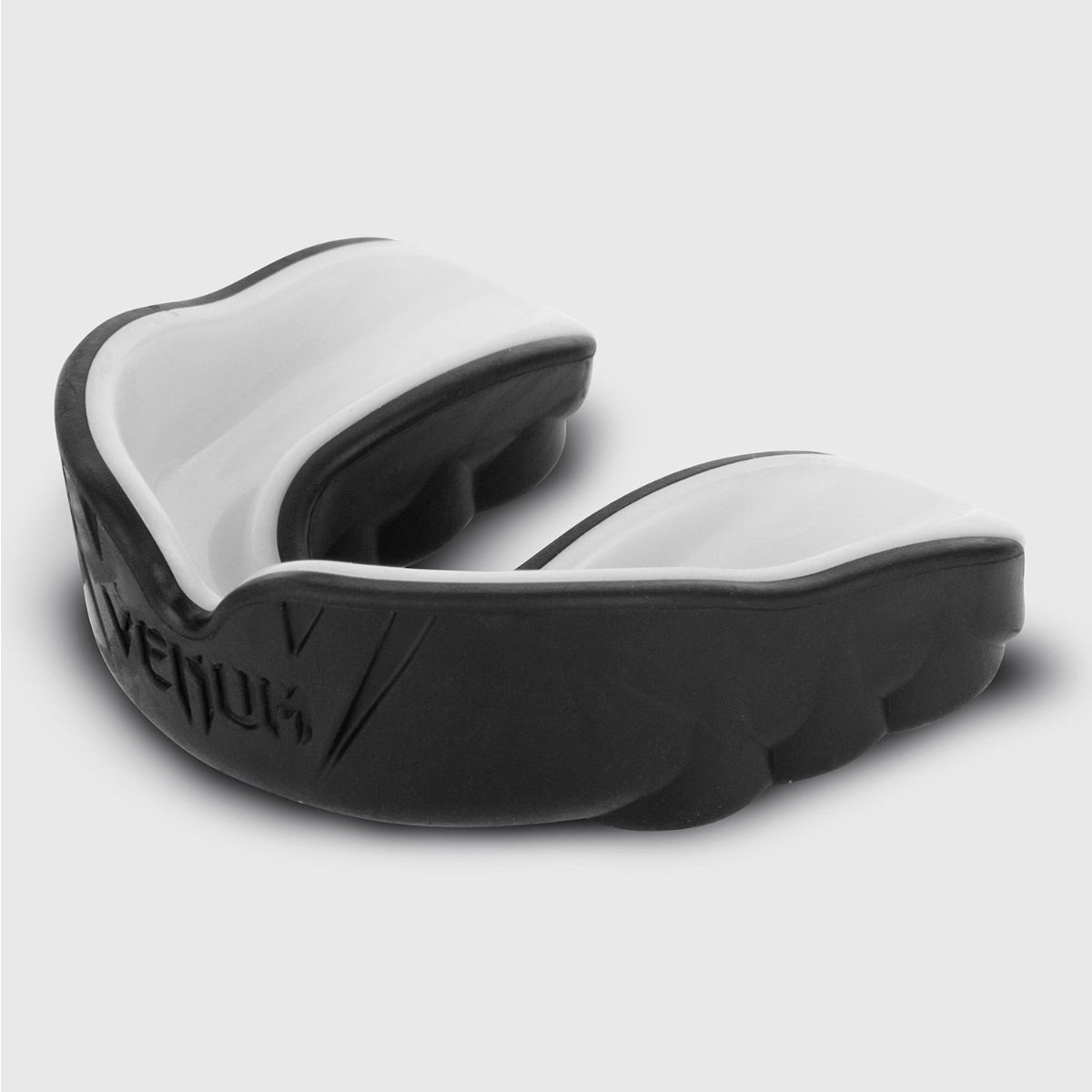 Venum Challenger Mouthguard Black/White