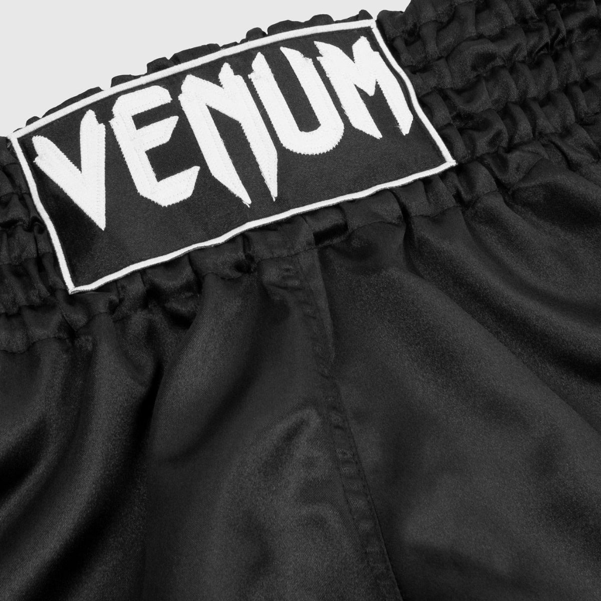 Venum Klassische Muay Thai Shorts Schwarz/Weiß