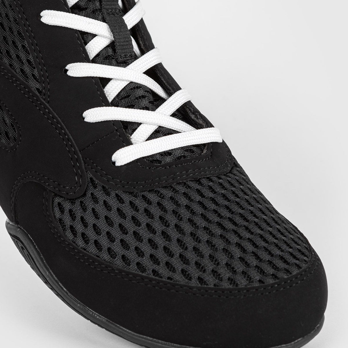 Black/White Venum Contender Boxing Shoes   