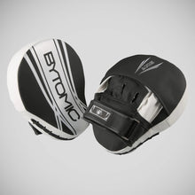 Black/Whtie of Bytomic Axis V2 Focus Mitts
