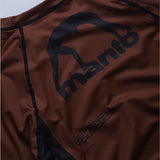 Манто ранжировал сыпь -охрану Браун