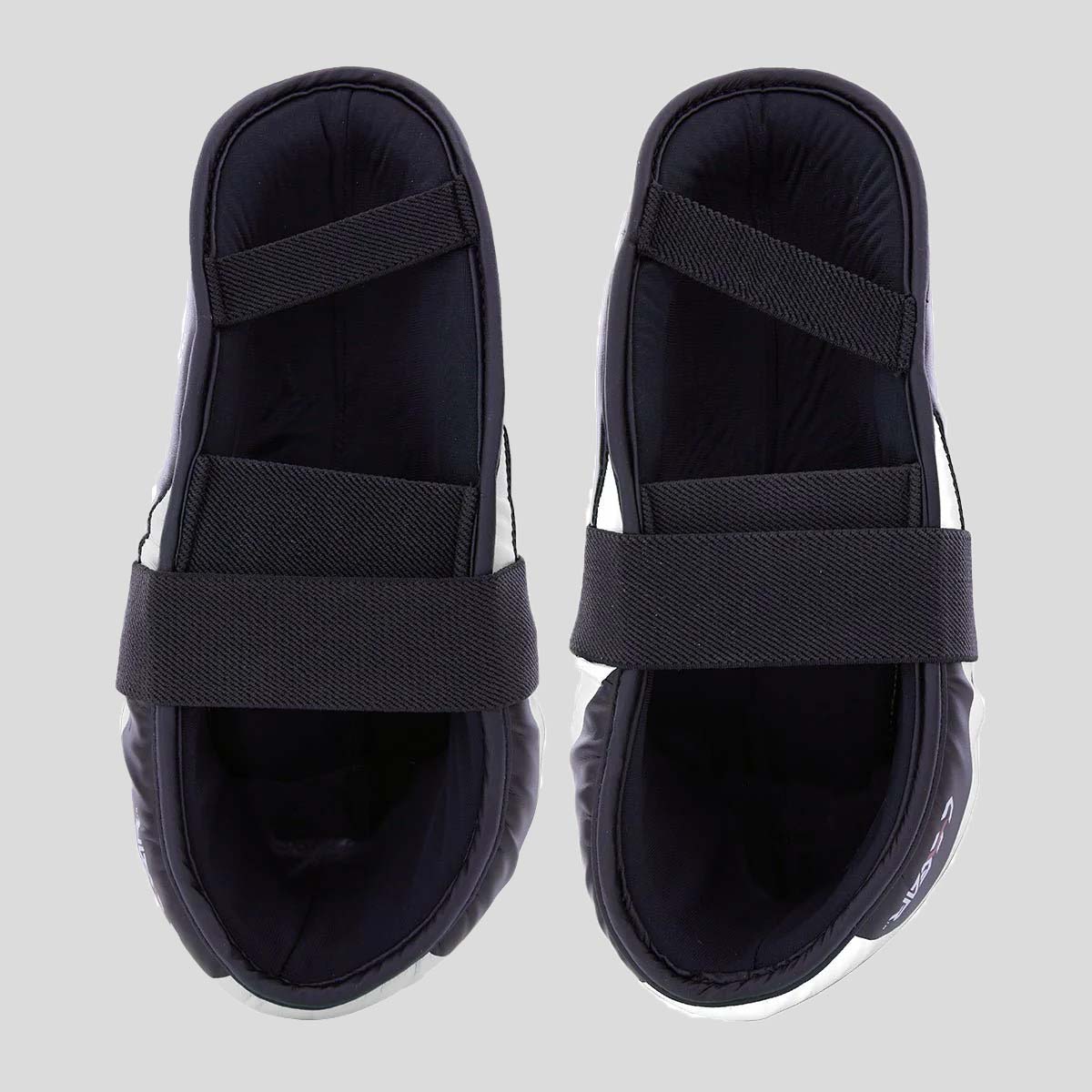 Century C-Gear-Bestimmung tritt schwarz/weiß