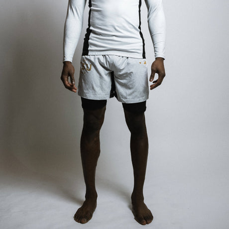 Fumetsu Dragon Slayer Shorts de camada dupla branca/preta/ouro