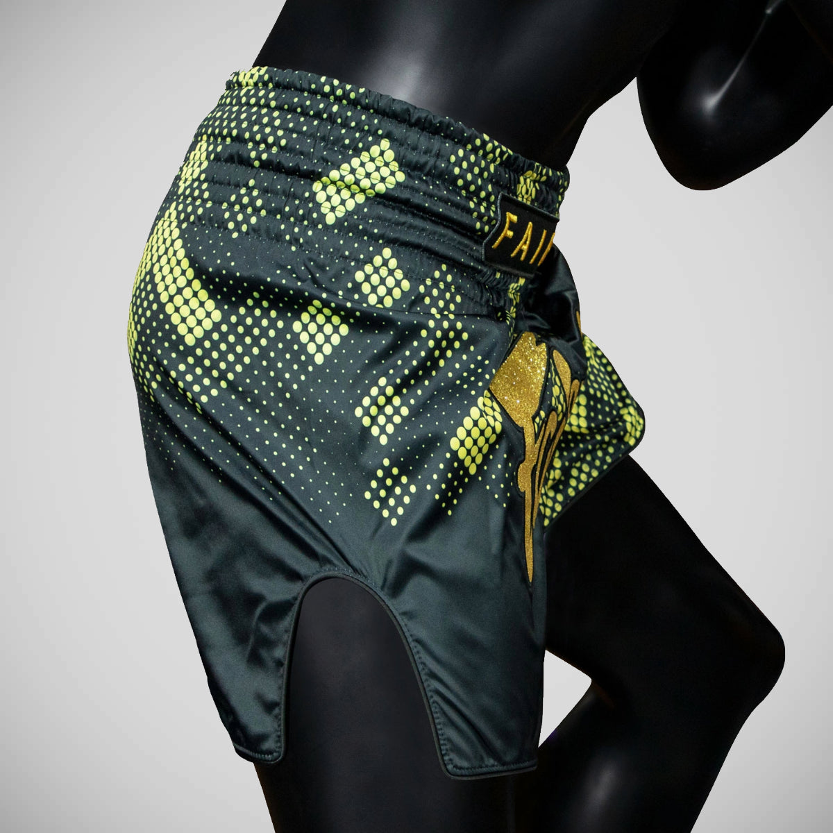 Fairtex BS1931 Heart of Gold Muay Thai Shorts preto