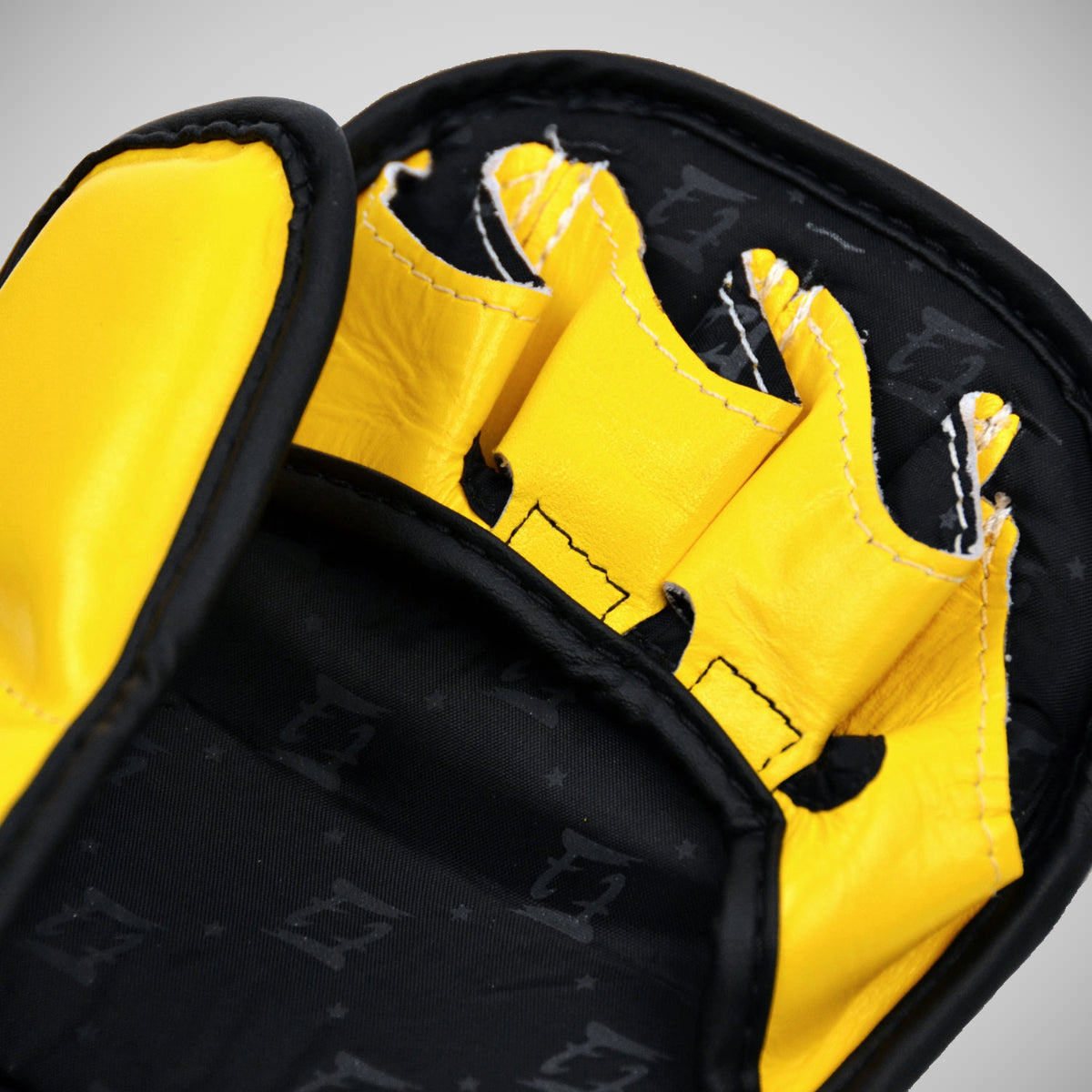 Fairtex FGV15 MMA Συσκευασμένα γάντια κίτρινα