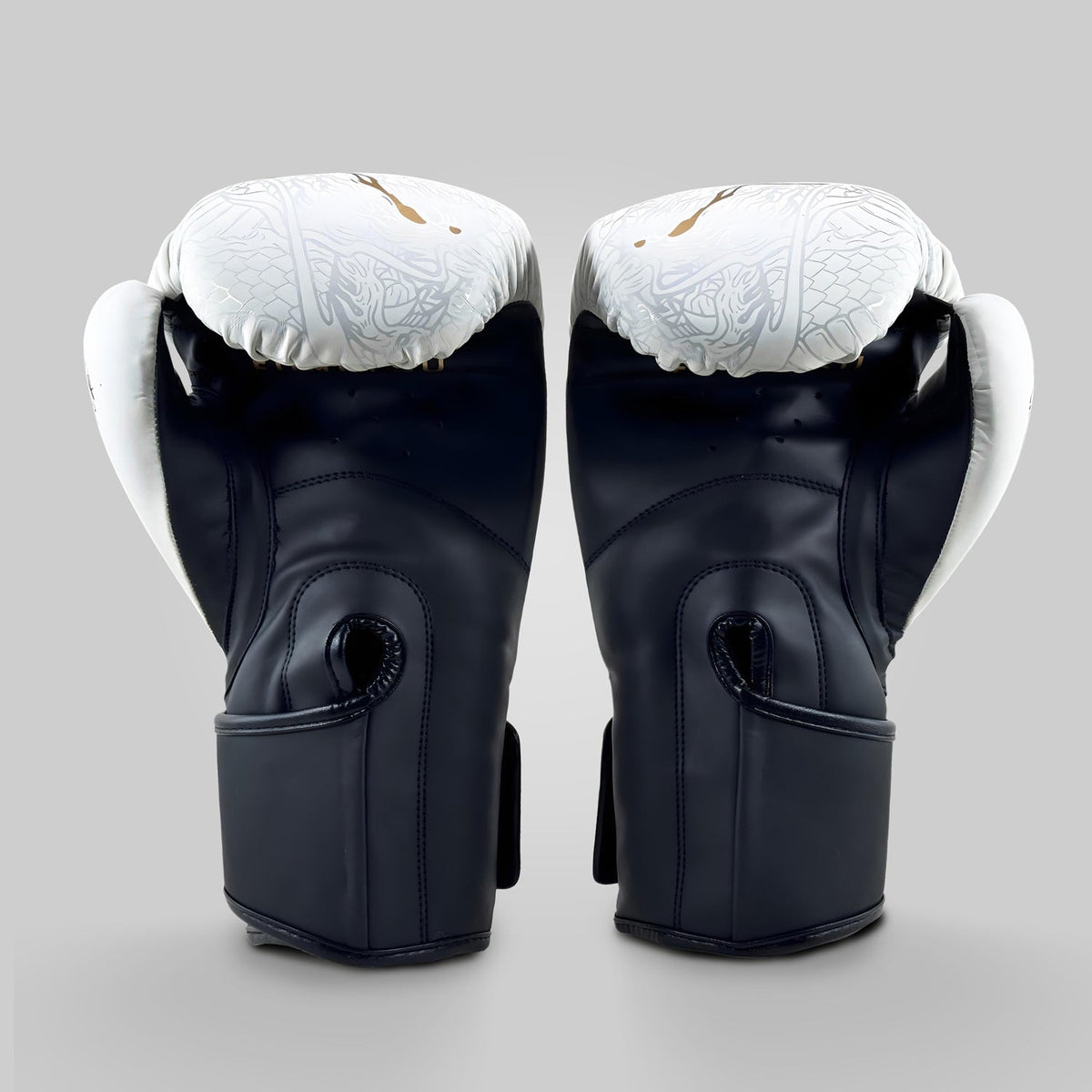 Boxing Slayer Mănuși de box fumetsu Dragon Slayer White/Negru/Aur de la Made4fighters ...