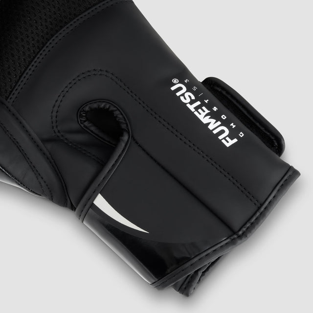 Fumetsu Ghost S3 Boxing Gloves White/Black/Grey - design close-up