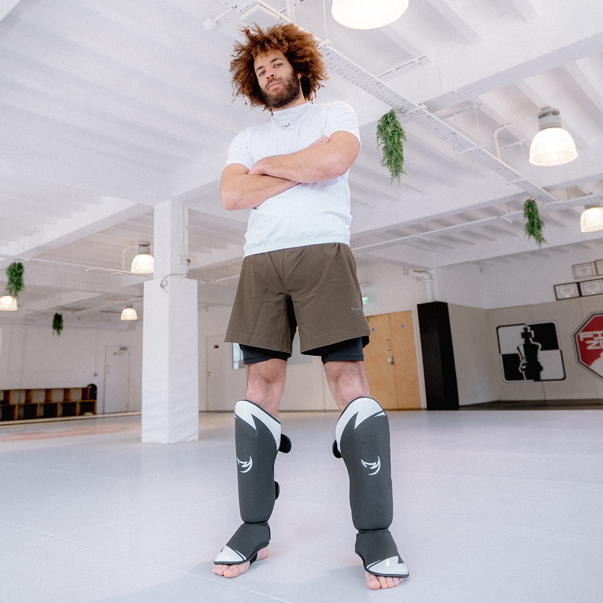 Fumetsu Ghost S3 Thai Shin Guards Black/Black Lifestyle 5