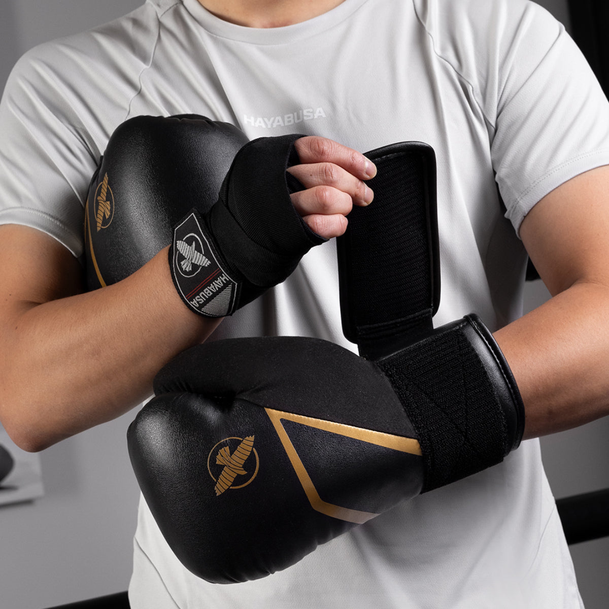 HAYABUSA E1 BOXING RUKNY ČERNÉ/ZLATÉ