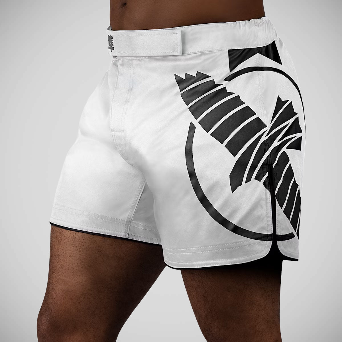 Hayabusa-Ikone mitten im Oberschenkel MMA Shorts Weiß/Schwarz
