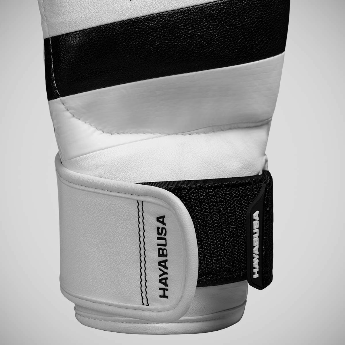 Hayabusa t3 mma 4oz перчатки белые/черные