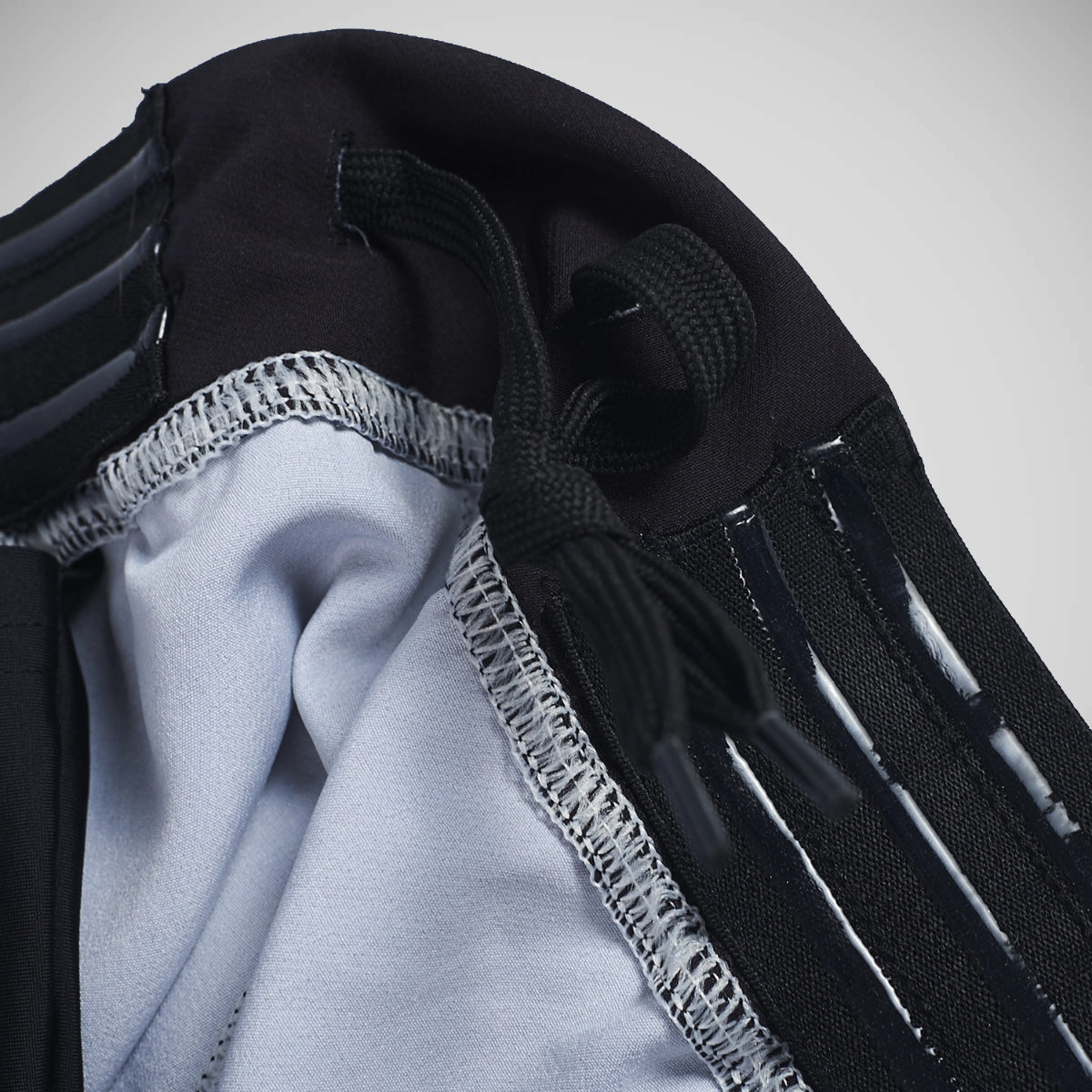 मंटो टेरा फाइट शॉर्ट्स ब्लैक