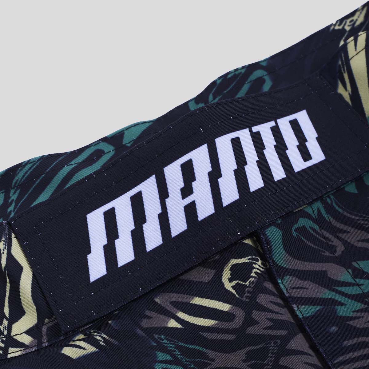 Manto는 싸움 반바지를 왜곡합니다