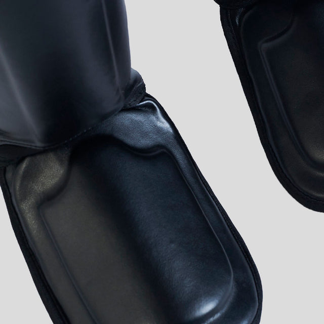 Manto Impact Shin Guards Black