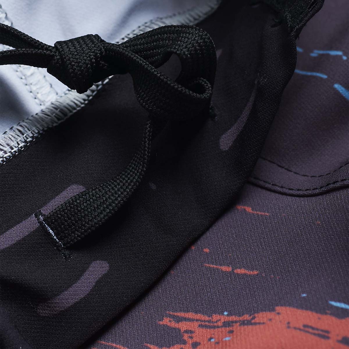 マントリビングスはマルチカラーと戦います