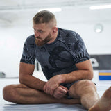 मंटो लिविंग्स रैश गार्ड ग्रे