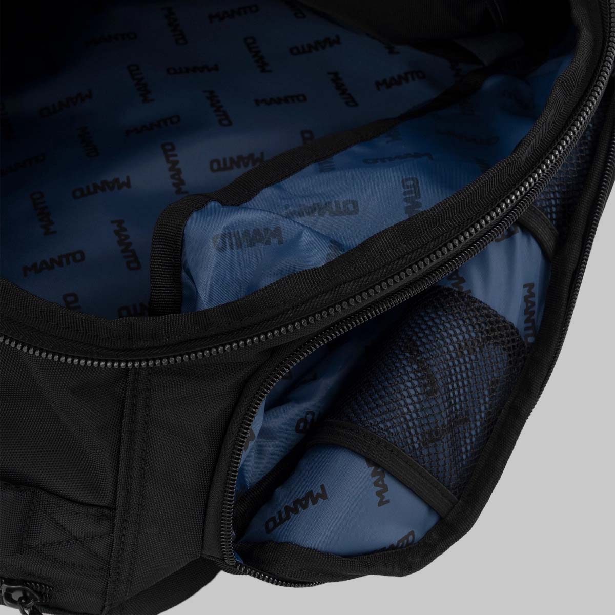 मंटो सोसाइटी मीडियम कन्वर्टिबल बैक पैक ब्लैक