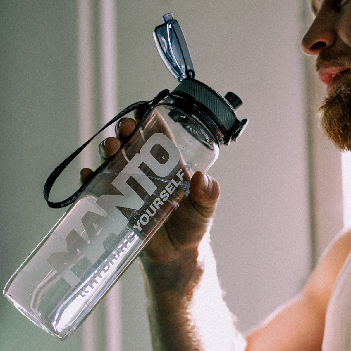 Manto Wasserflasche klar