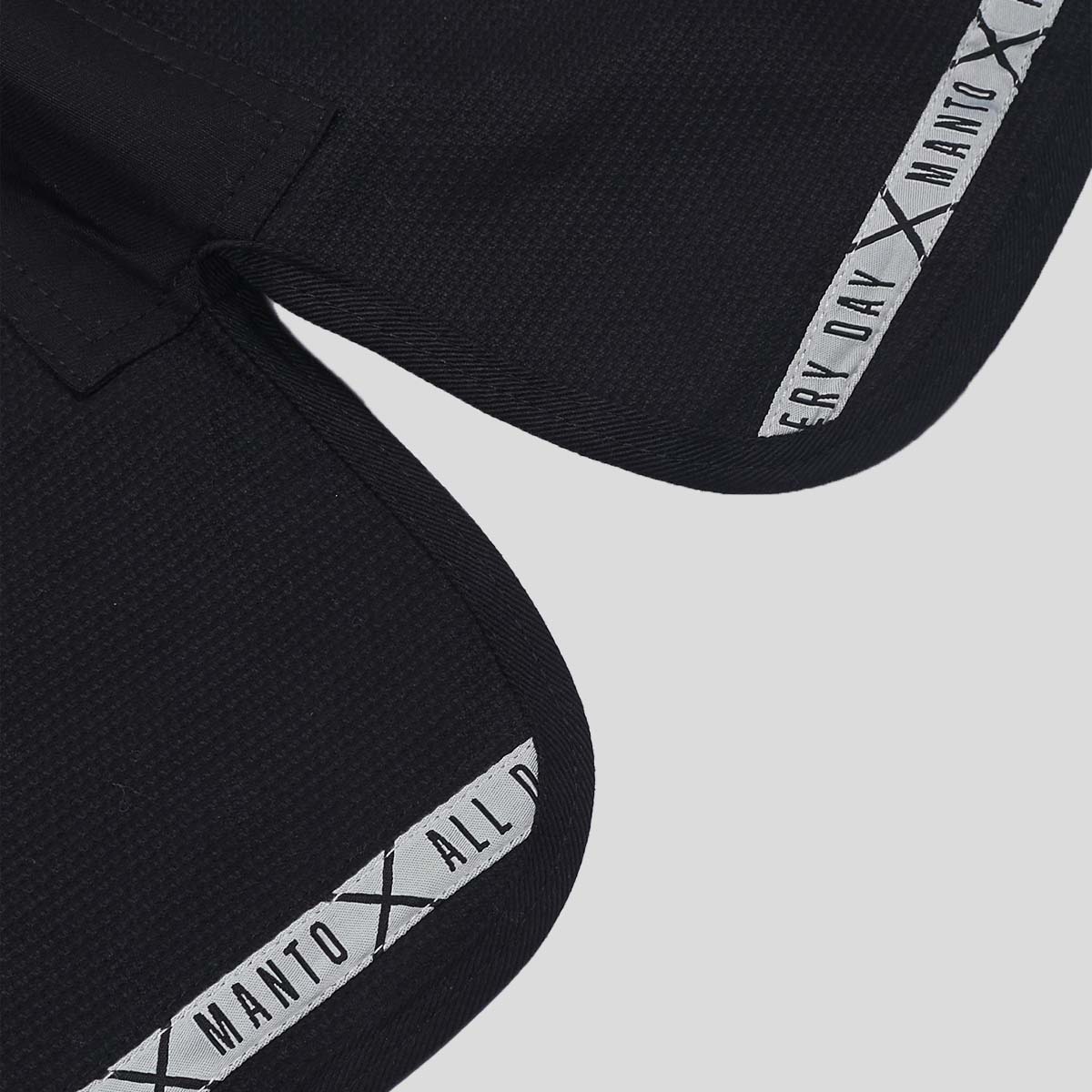 Manto x4 bjj gi schwarz