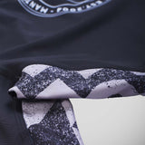 Manto Fragments는 반바지 반바지와 싸운다