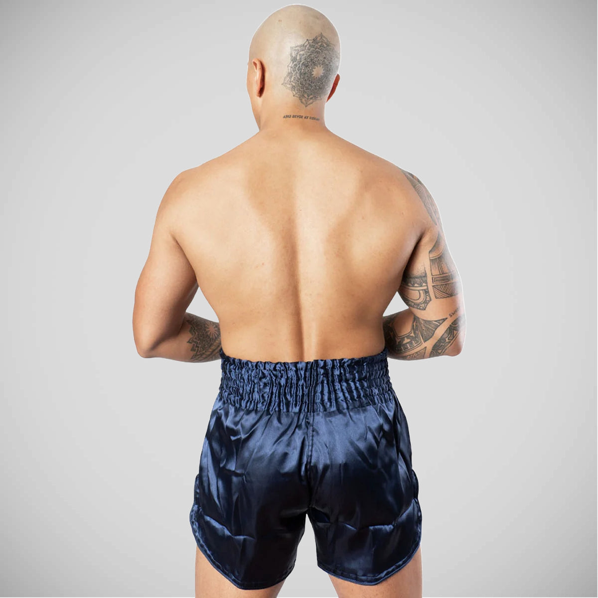 8 Silah Strike Muay Thai Şort Donanma/Beyaz