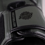 8 arme nelimitate 2.0 mănuși de box măslin/negru