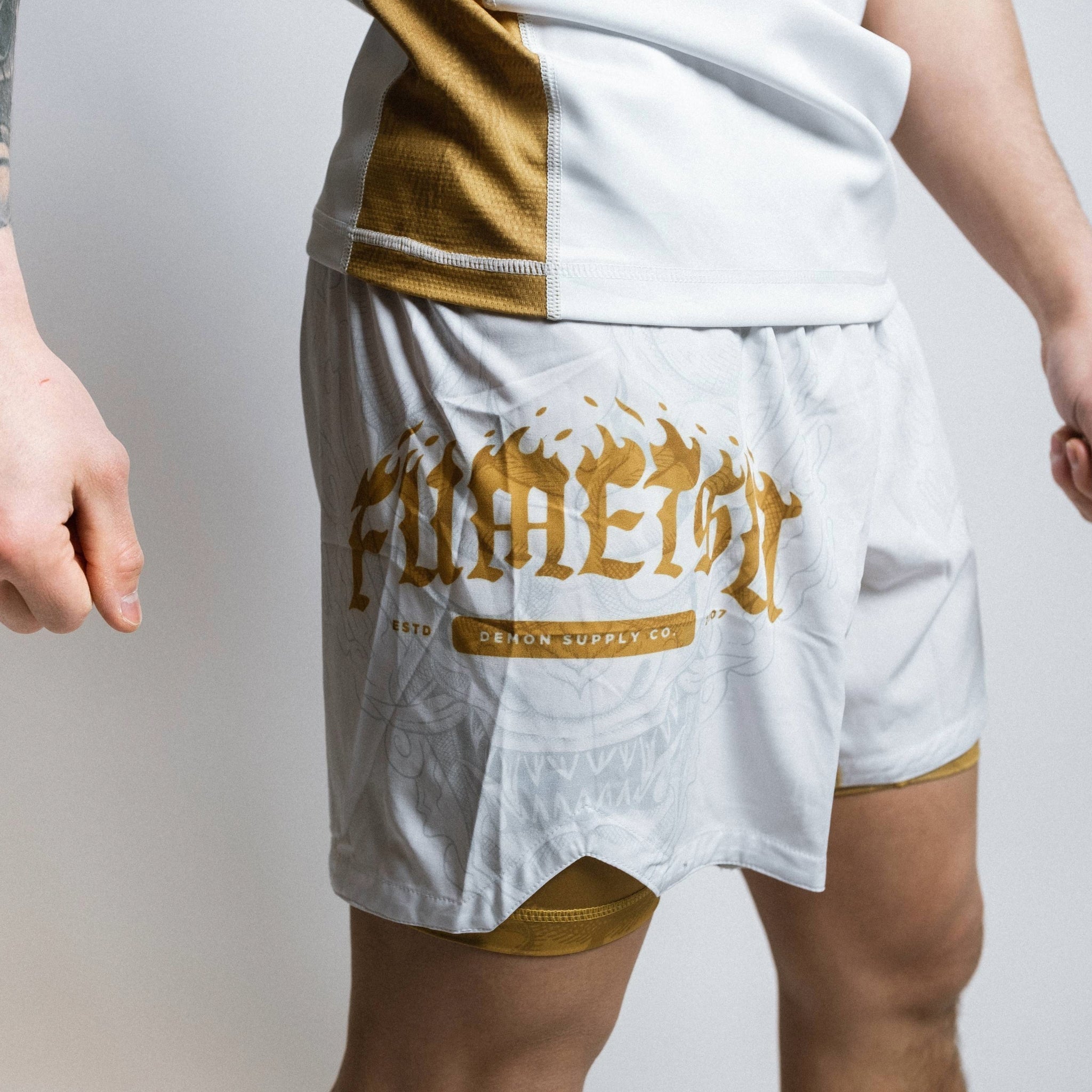 MADE4FightersのMMAはショートパンツを戦います – Made4Fighters