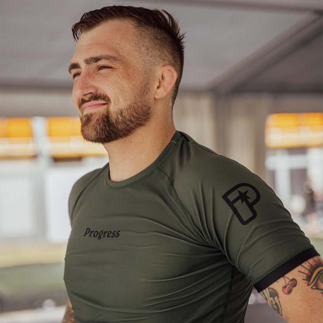 Progress Academy+ Short Sleeve Rash Guard Khaki