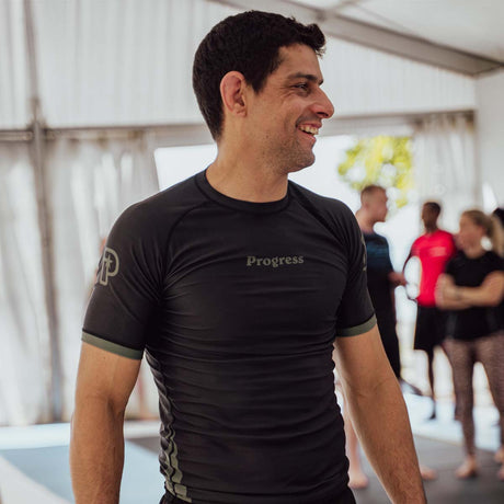 Progress Academy+ Short Sleeve Rash Guard Black