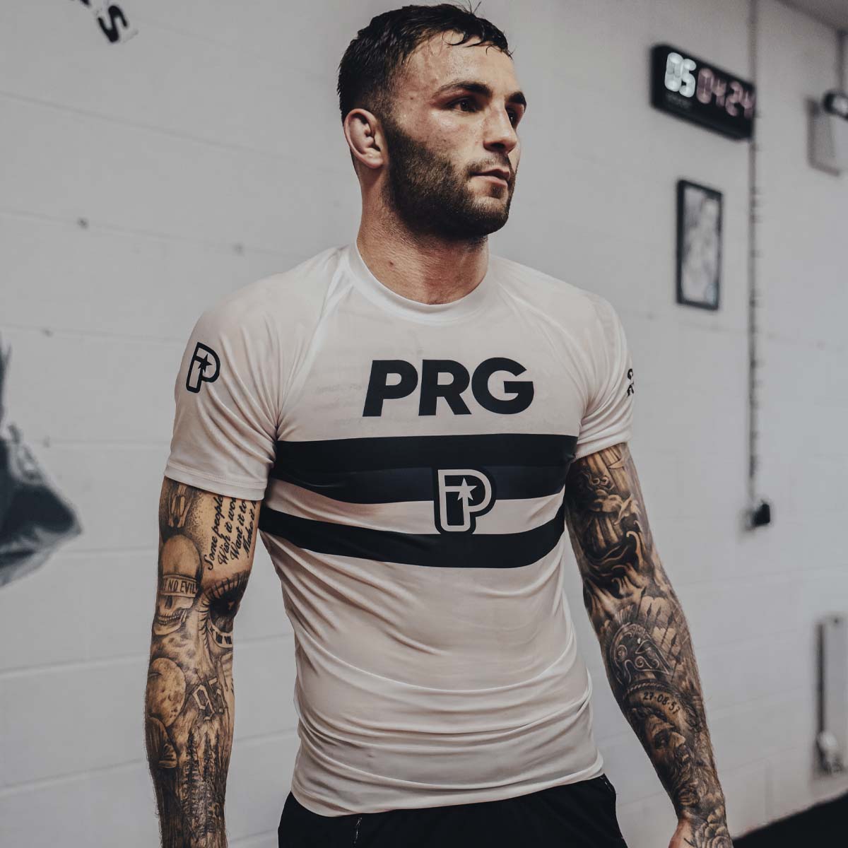 Vooruitgang gerangschikte concurrentie Rash Guard White