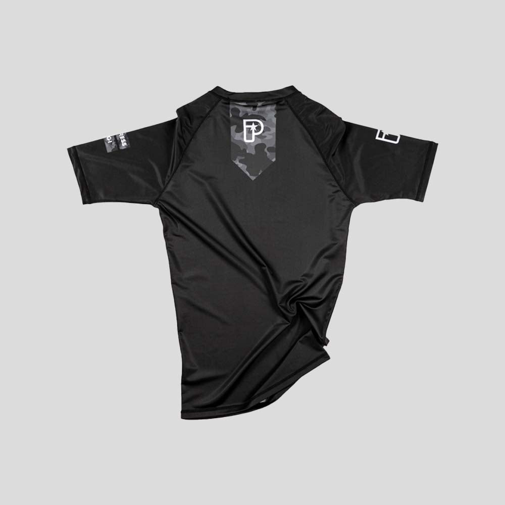 प्रगति स्टील कैमो रैश गार्ड