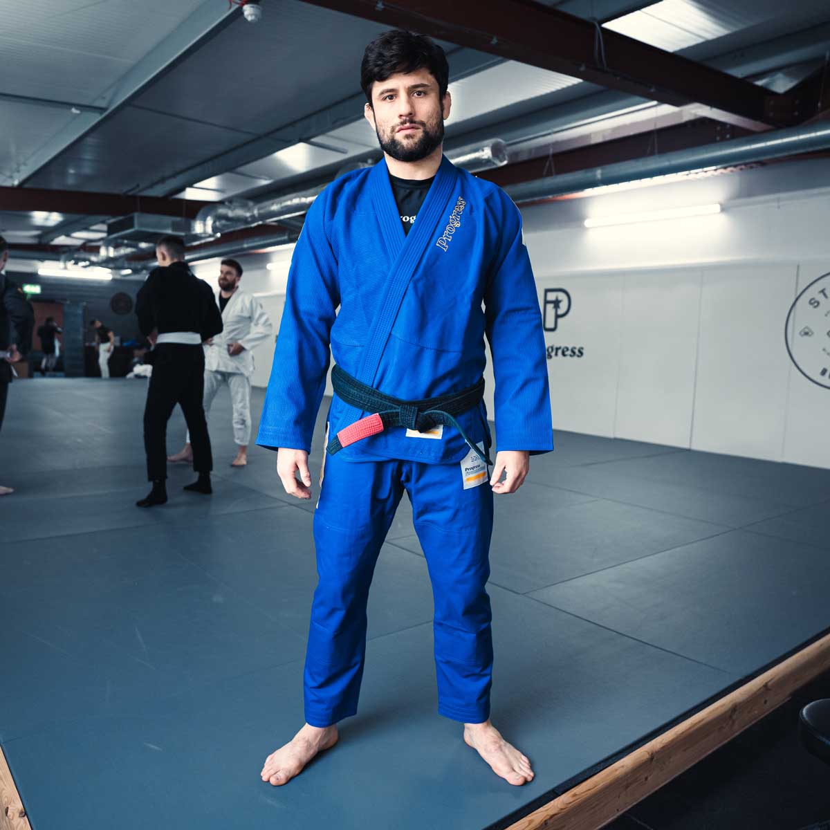 Voortgang de stichting drie bjj gi blauw
