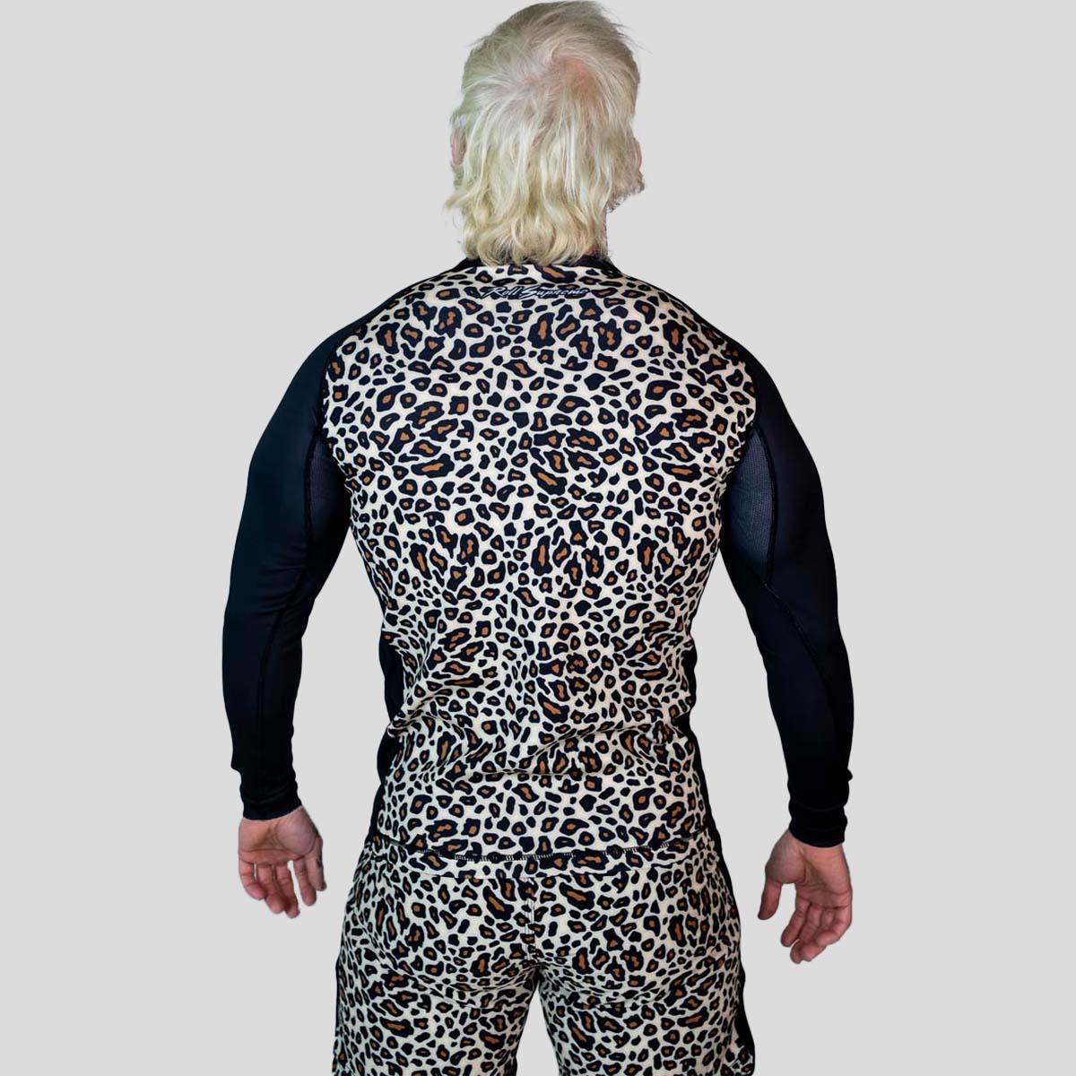 Rouler suprême le boucher à manches longues éruption cutanée jaune / brun