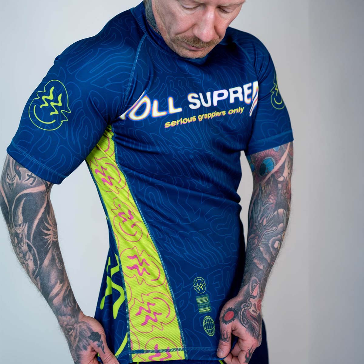 Roll Supreme The Rave Nuclear Candy Trip Trip Short Scoeve Rash Guard