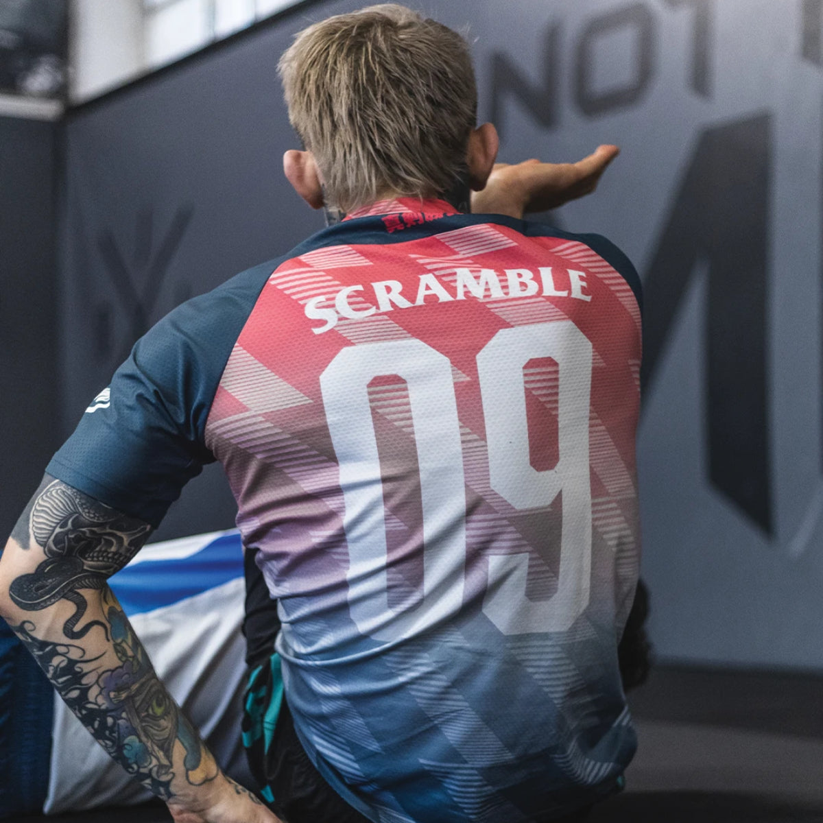 Сутичка дорай тренувань топ -червоного кольору