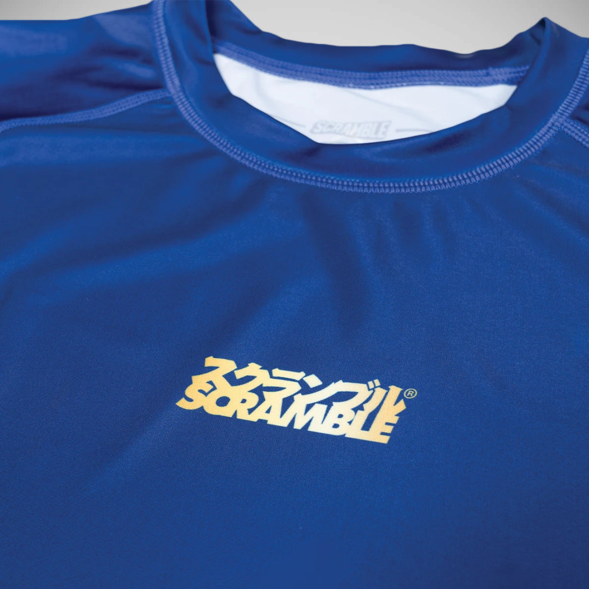 Kundsugi -Hautausschläge Blau durcheinander bringen