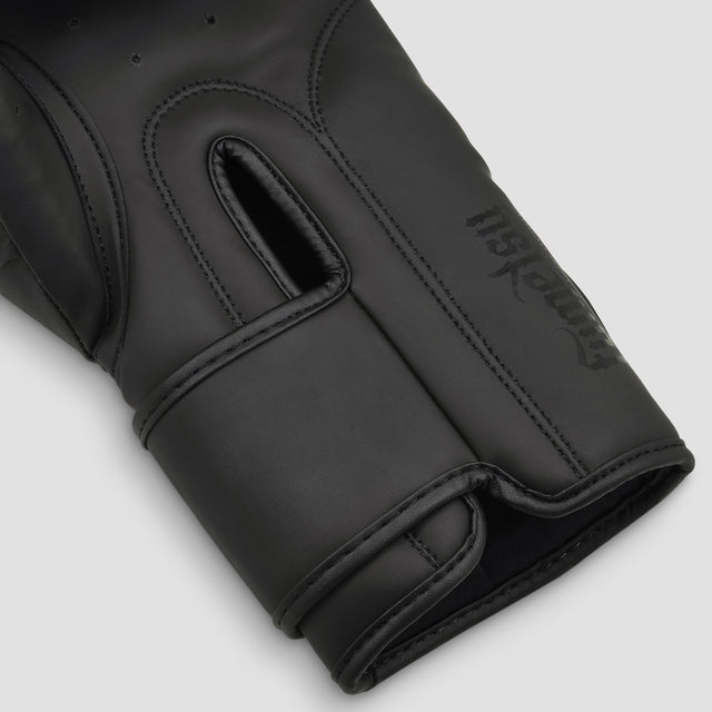 Fumetsu Snake Eyes Boxing Gloves Black - fit and palm grip detail