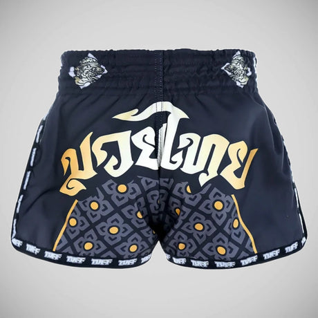Tuff Sport MRS206 Retro -Stil schwarzer Singha Yantra mit Kriegsflagge Muay Thai Shorts