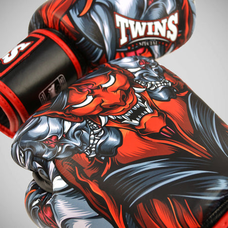 Twins FBGVL3-58 Kabuki Boxing Gloves Black/Red