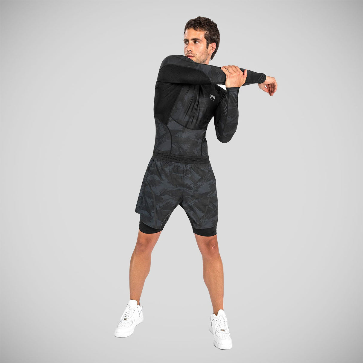 Venum Electron 3.0 Rash Guard z długim rękawem w kolorze czarnym