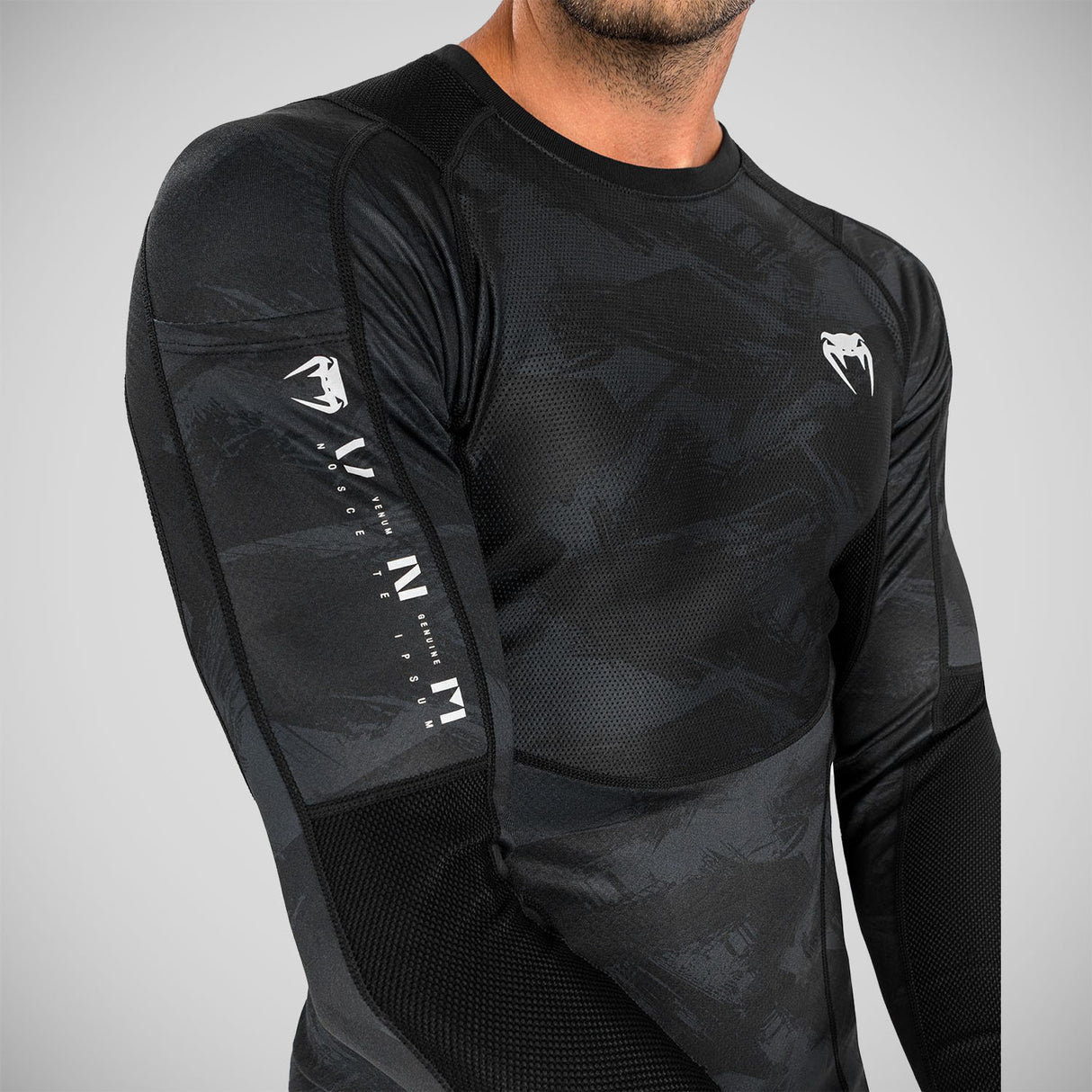 Venum Electron 3.0 Rash Guard z długim rękawem w kolorze czarnym