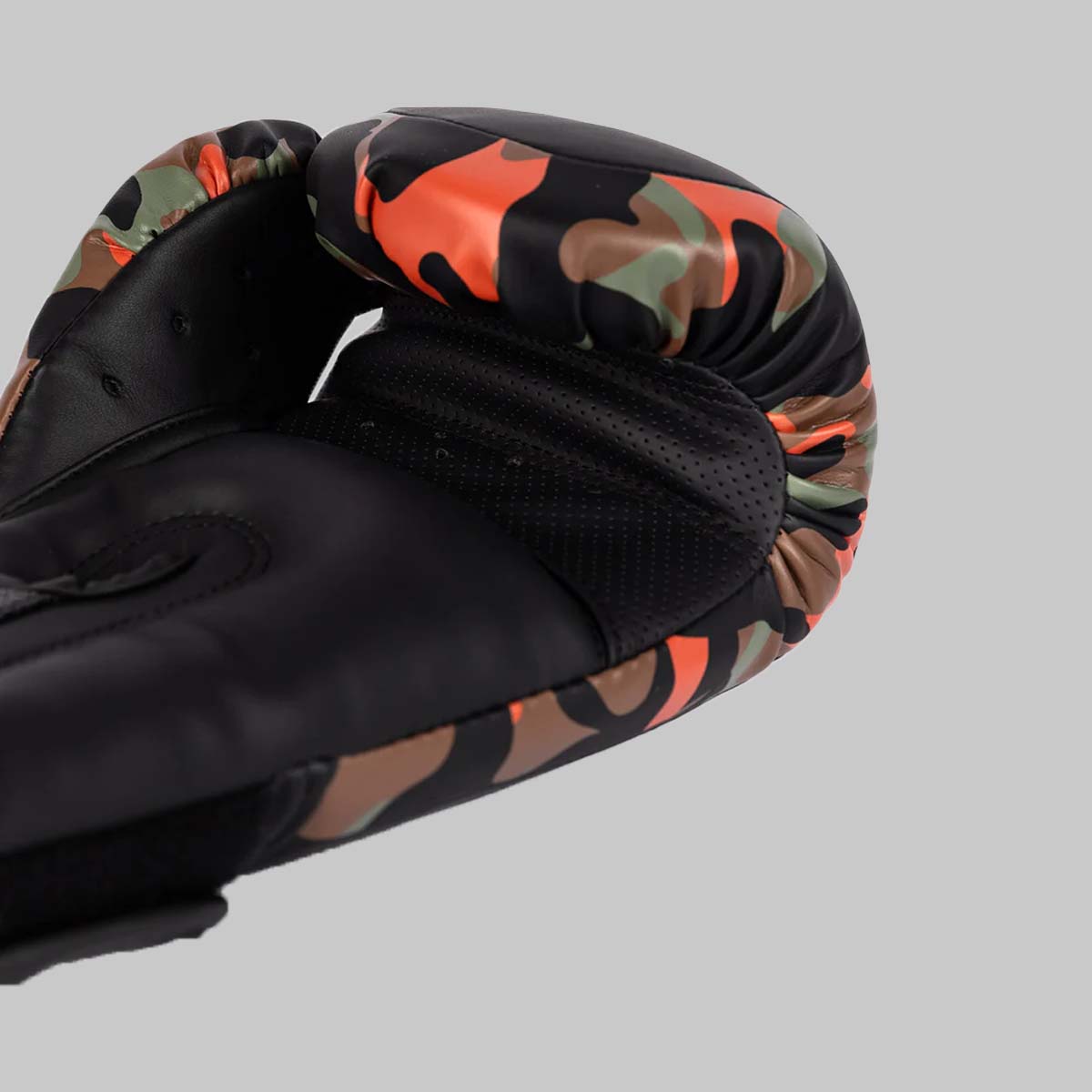 Venum Jungle Ops Boxing Gloves Black/Khaki Camo