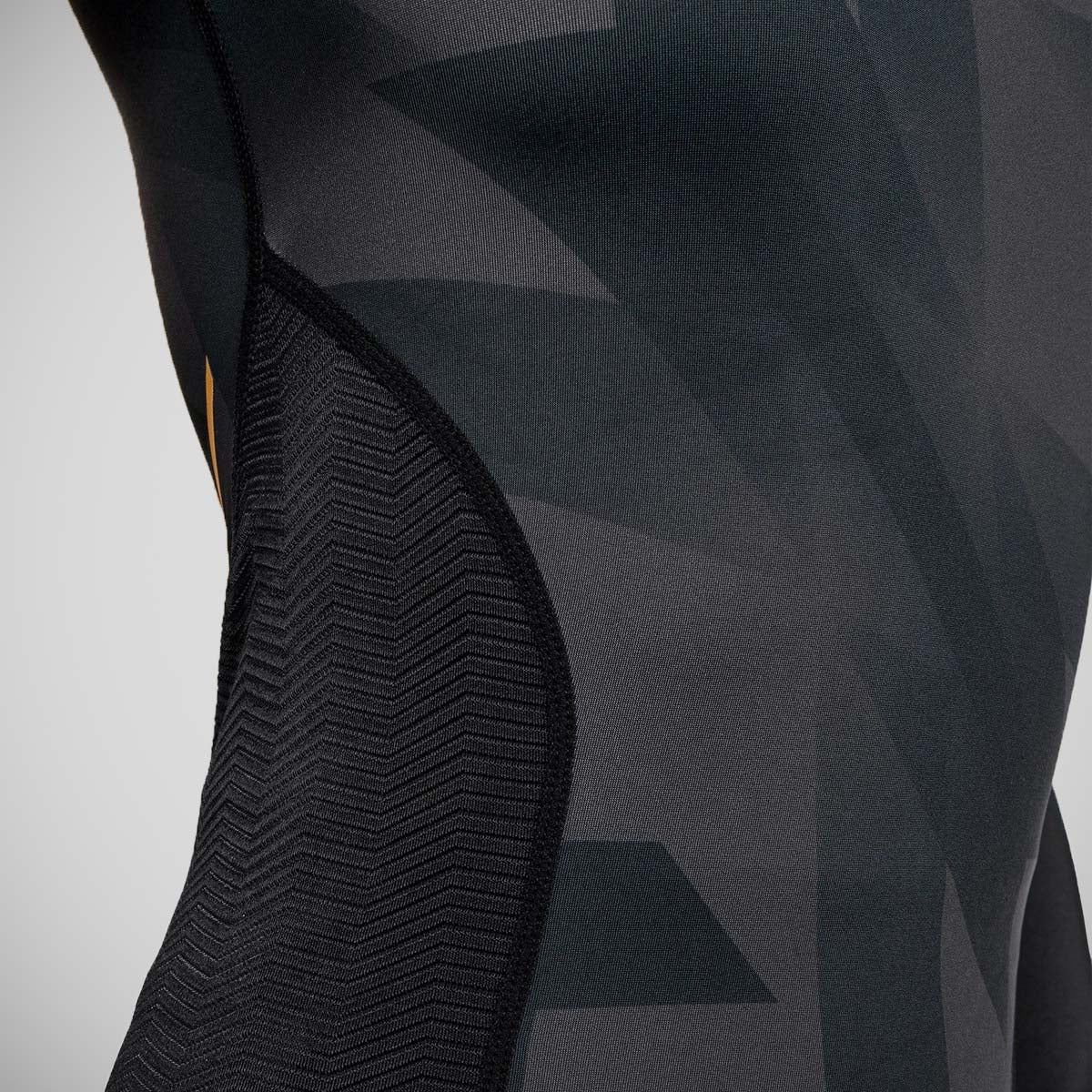 Venum Razor de la manga larga para mujeres Guardia de cuanto a sarpullido negro/dorado